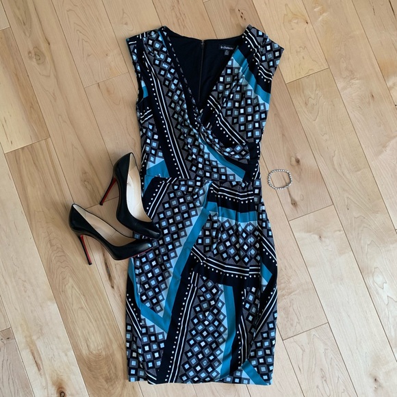 le chateau Dresses & Skirts - Le Château Wrap Dress